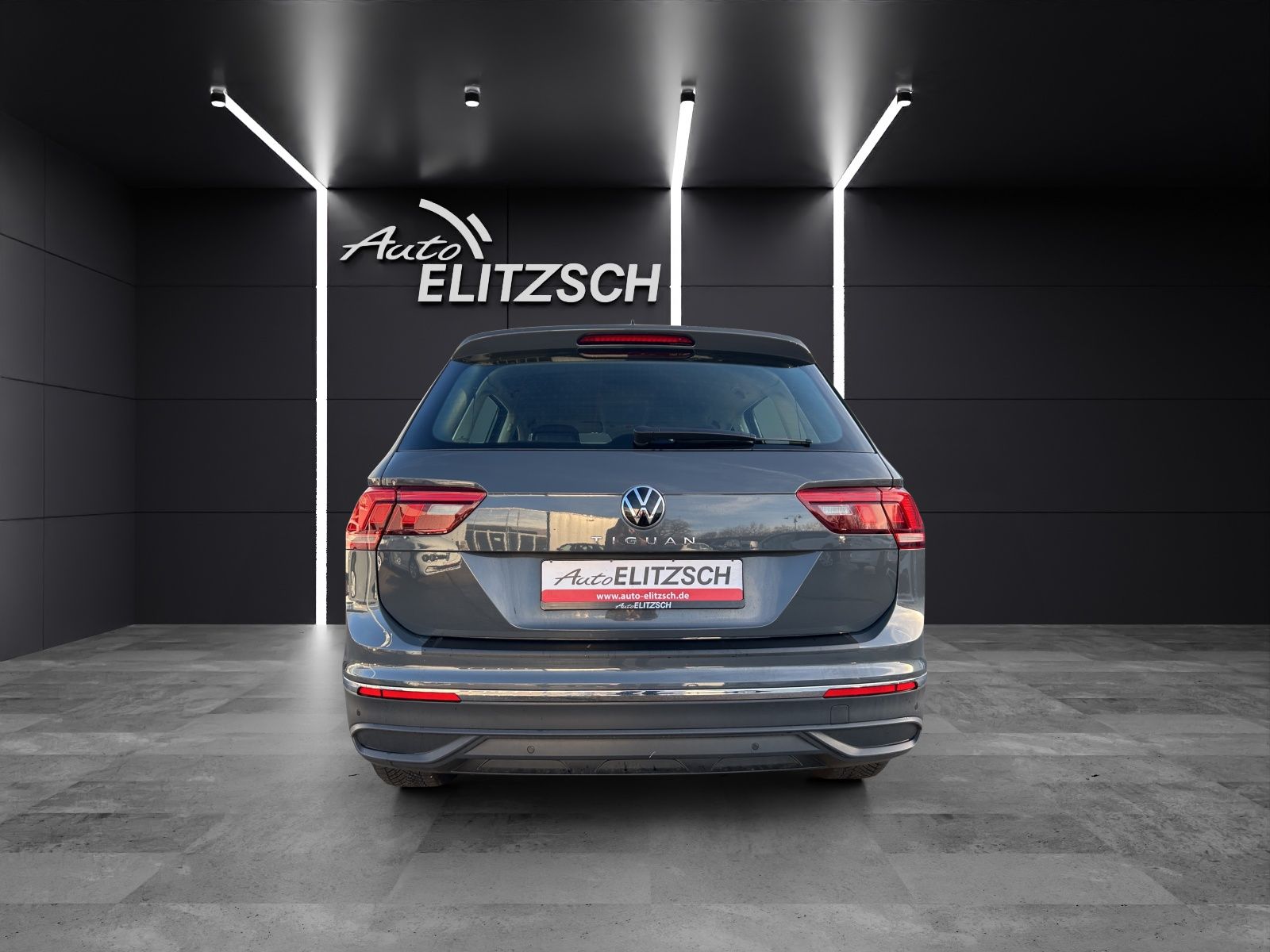 Fahrzeugabbildung Volkswagen Tiguan TSI Life LED ACC SH LRHzg PDC 18" WeConne