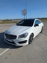 Mercedes-Benz CLA 220 CDI DCT AMG Line Harman-Kardon - Mercedes-Benz CLA 220 von privat