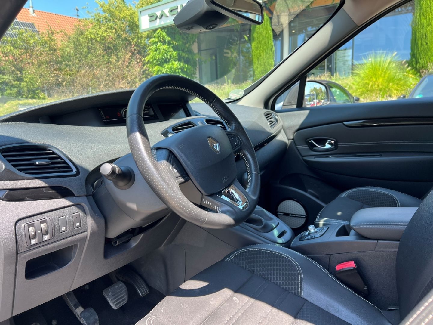 Fahrzeugabbildung Renault Scenic III BOSE Edition Dci 110 Navi BOSE-Sounds
