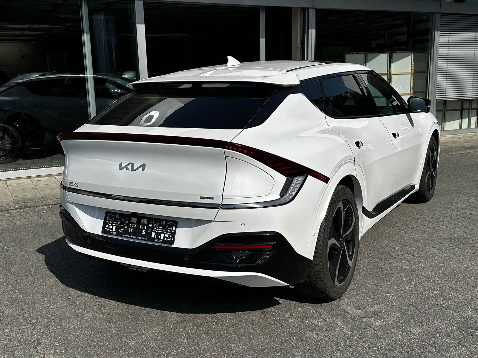 Fahrzeugabbildung Kia EV6 GT-Line 4WD PANO+NAVI+LED+SHZ+HEAD+ACC+360°+