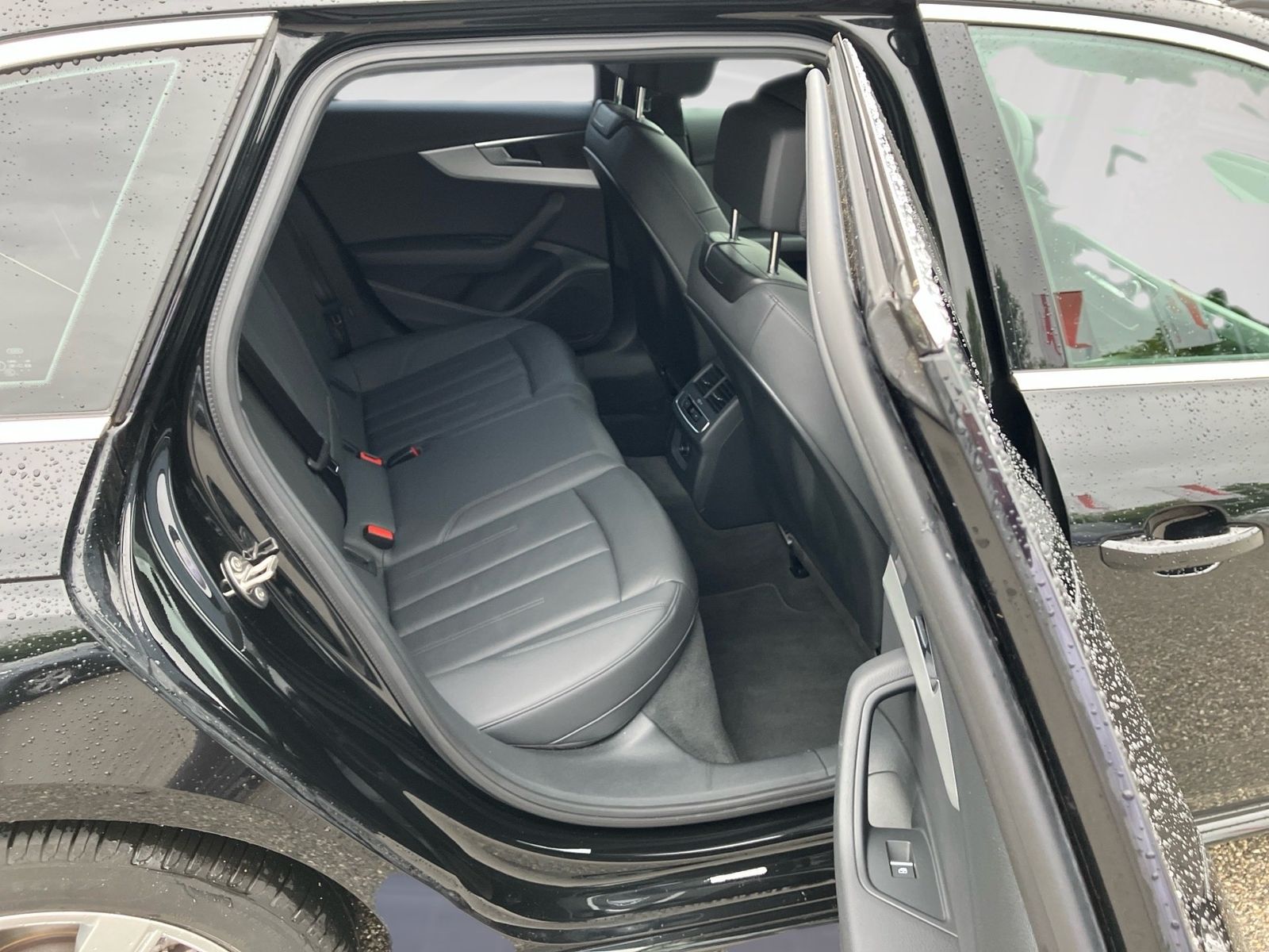 Audi A4 - Bild 10