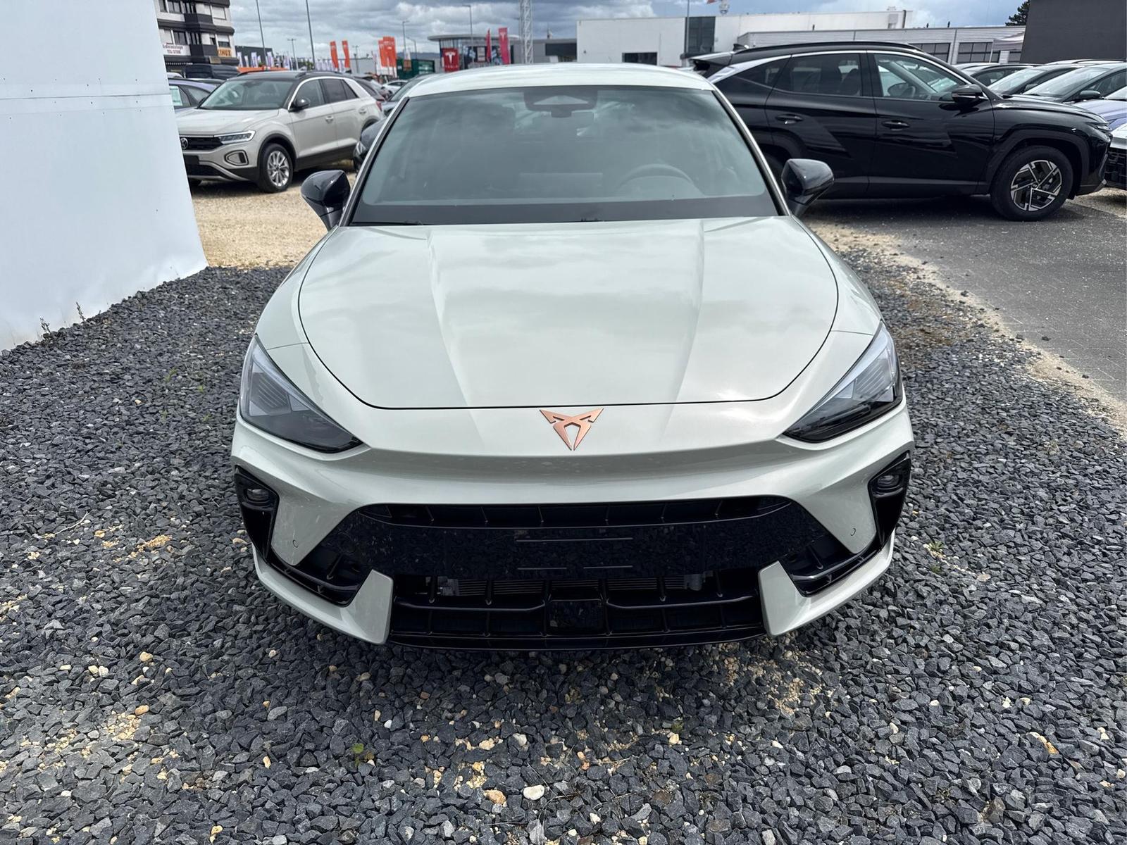 Cupra Leon 1.5 eTSI DSG ACC SHZ RFK KEYLESS 1.5 eTS...