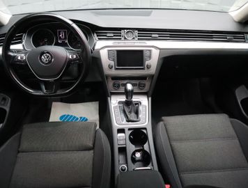 Volkswagen Passat - 9