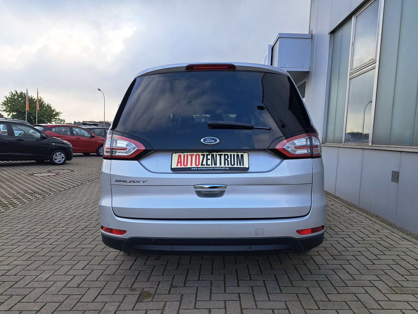 Fahrzeugabbildung Ford Galaxy 2.0 EcoBlue 7-SITZE AUTOMATIK PARK-ASSIST