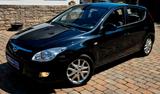 Hyundai i30 Comfort 1.6 4 ZYLINDER SERVICE NEU - Hyundai i30 Comfort mit Benzin-Antrieb