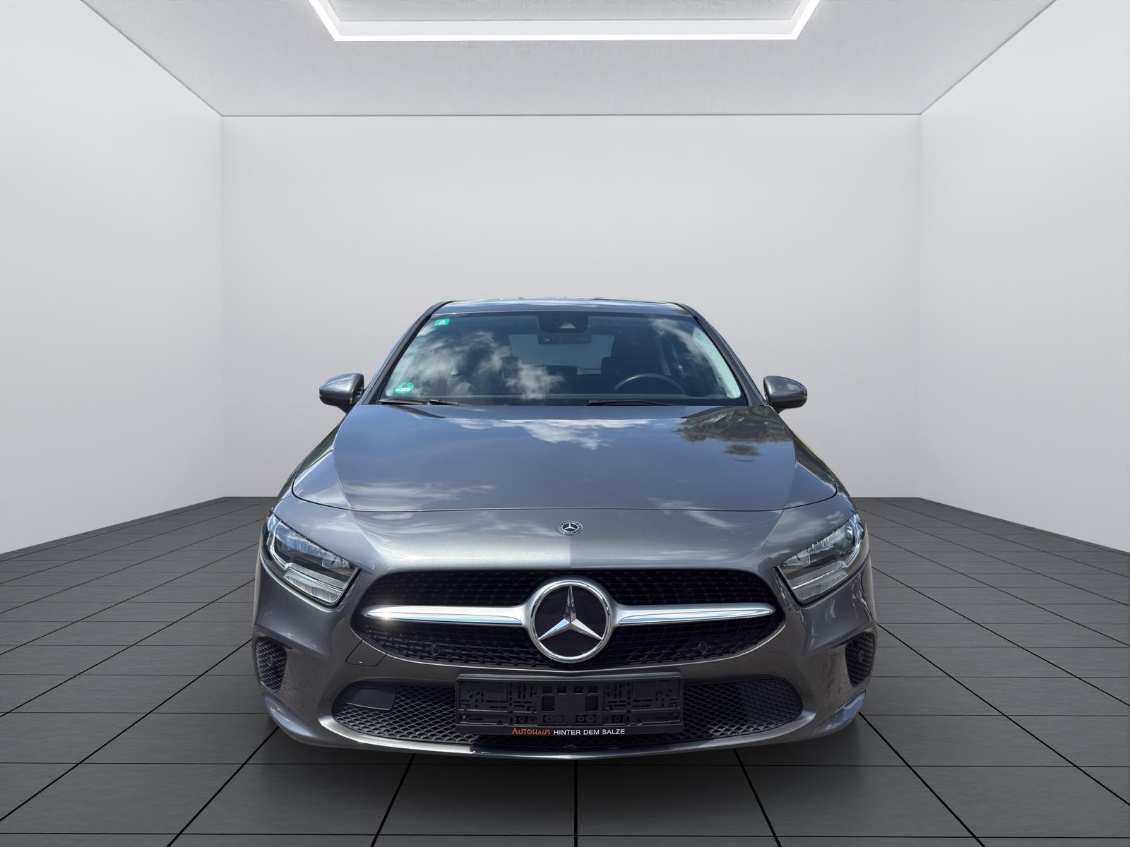 Mercedes-Benz A 180|SHZG|NAVI|VIRT|PDC|TEMP|LM