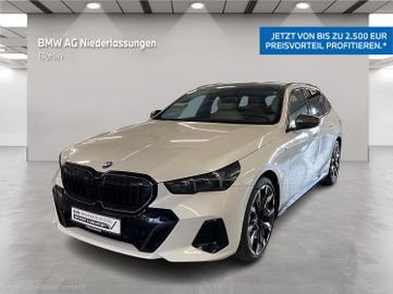 BMW Leasingangebot: BMW 550e xDrive Touring M Sport Komfortsitz Pano AHK