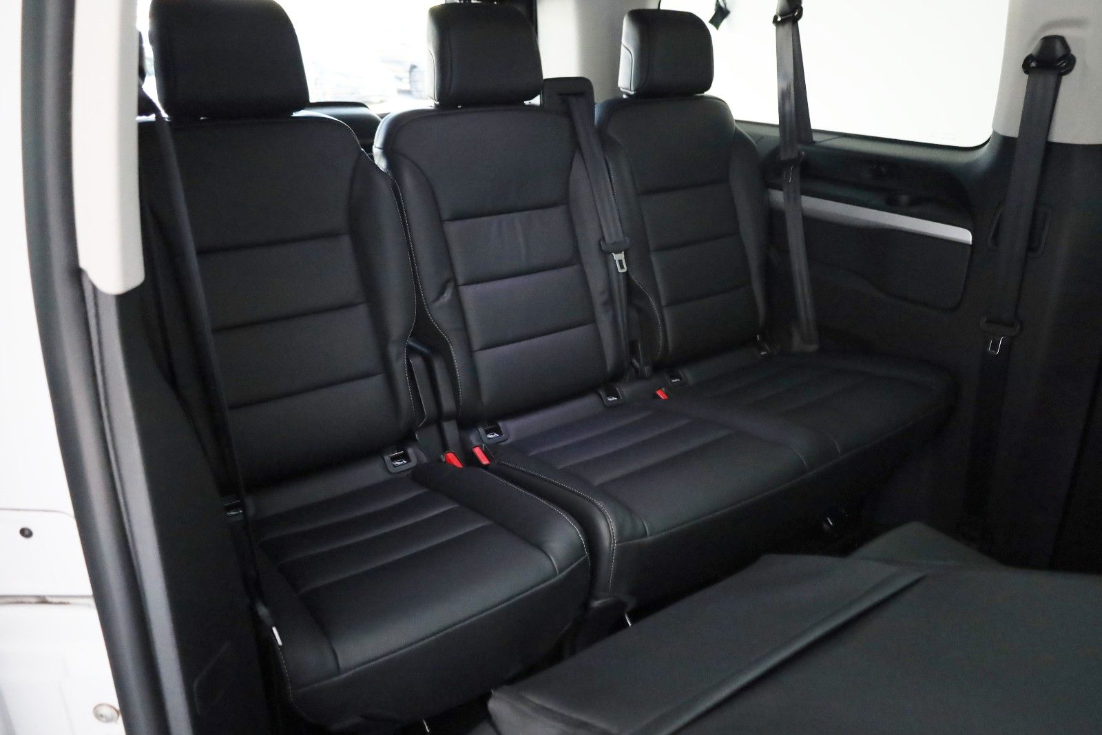 Fahrzeugabbildung Opel Zafira Life Elegance L,Leder,Navi,Pano,7Sitz,+WR
