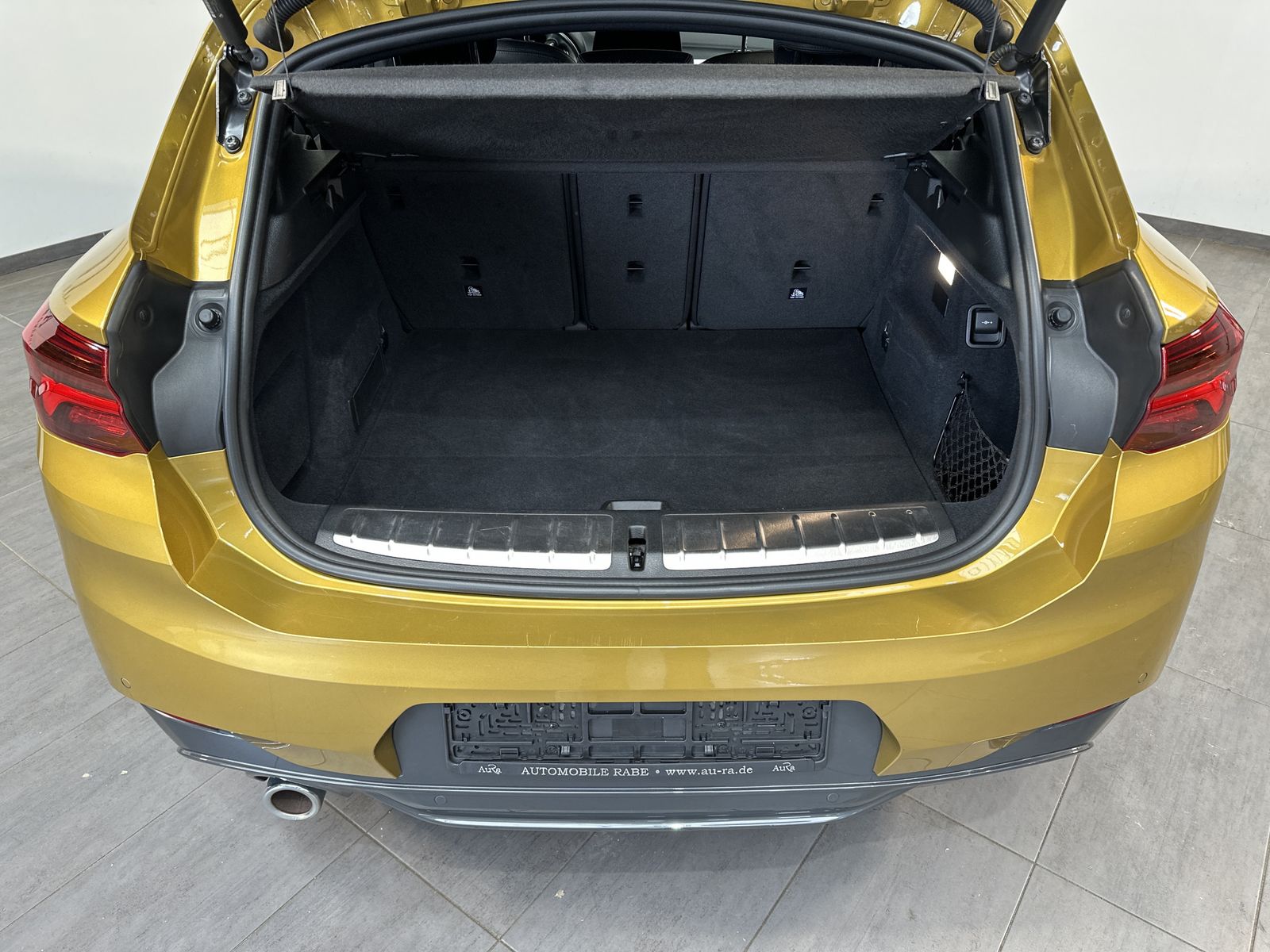 Fahrzeugabbildung BMW X2 xDrive25e M-Sport NAV+LED+HEAD-UP+ACC+19ZO+PP