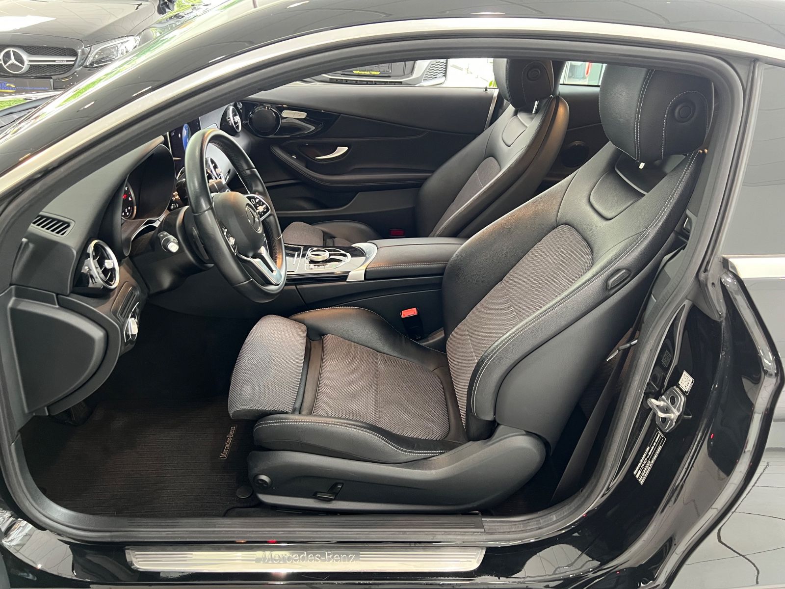 Fahrzeugabbildung Mercedes-Benz C 220 d Coupe * AMG FELGEN *