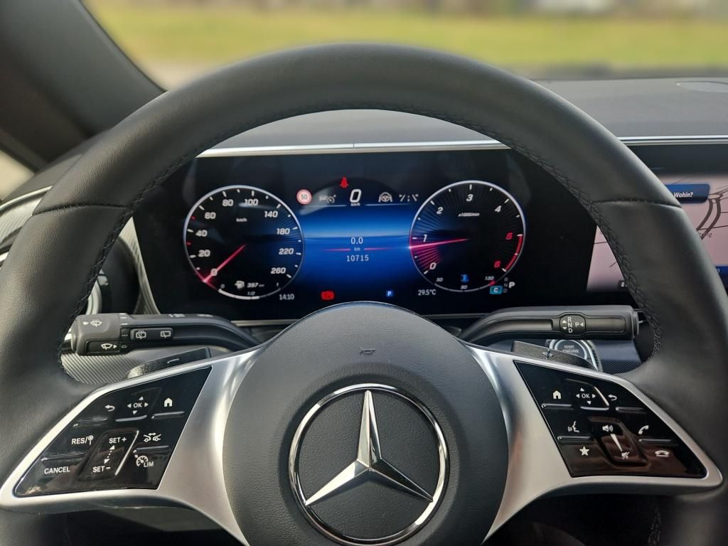 Fahrzeugabbildung Mercedes-Benz V 250 Style lang 7 Sitze 2,5t AHK Standhzg EASY