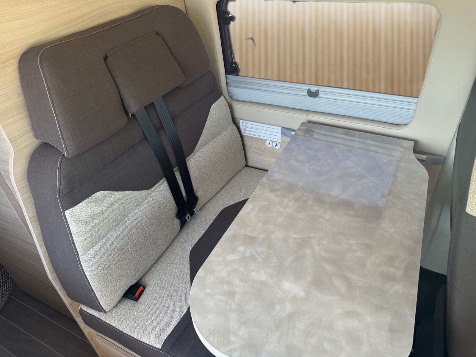 Fahrzeugabbildung Forster Vantasy 541 HB 140 PS mit Pop-Up Dach