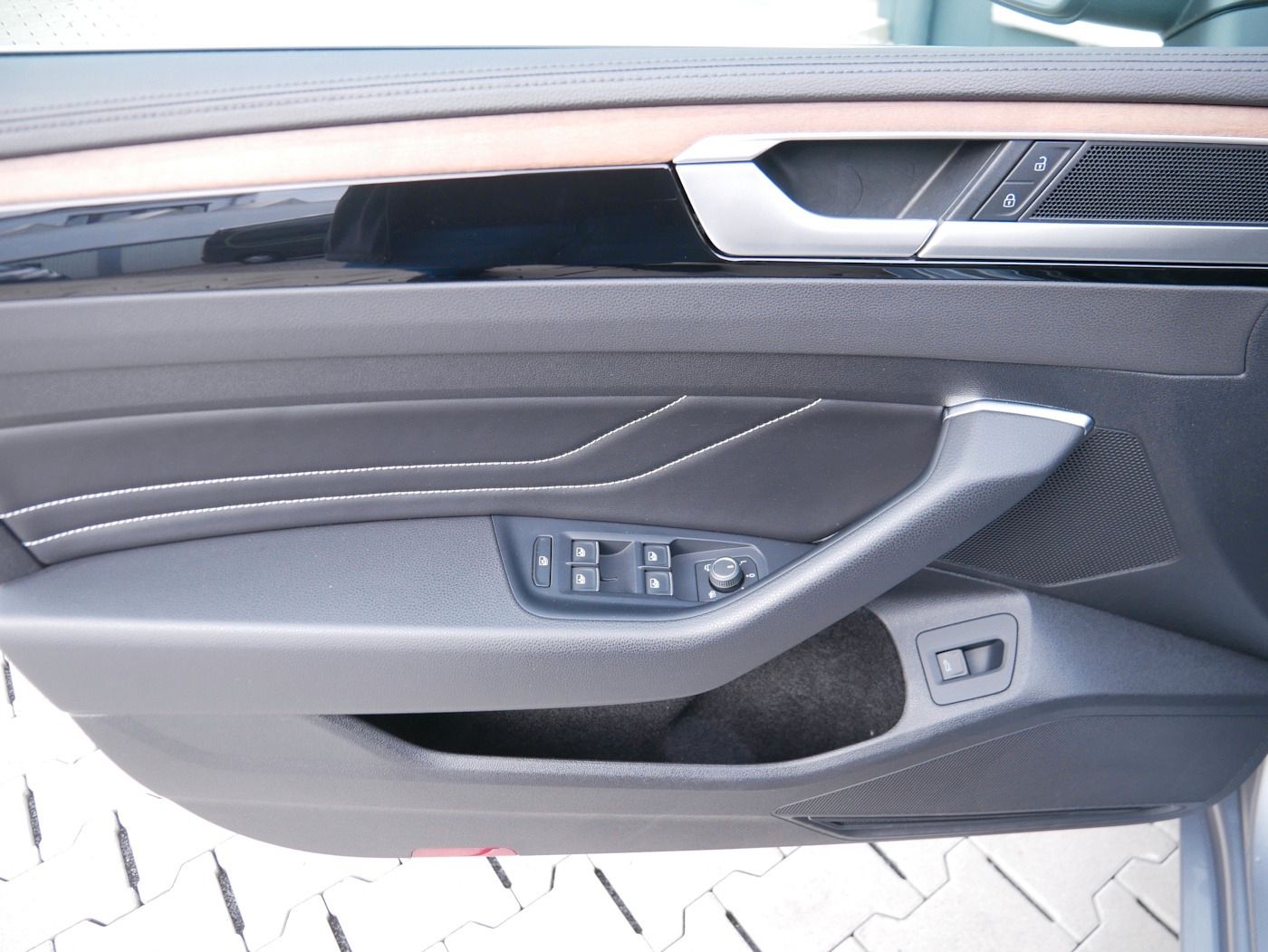 Fahrzeugabbildung Volkswagen Arteon SB 2.0 Elegance NEU60T DSG AHK Matrix KAM