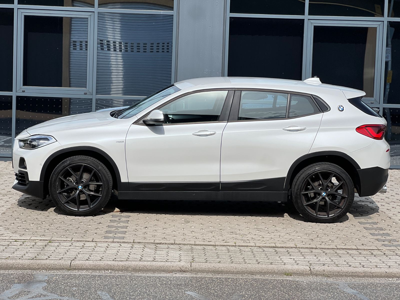 BMW X2 sDrive LED PDC HED-UP foto 9