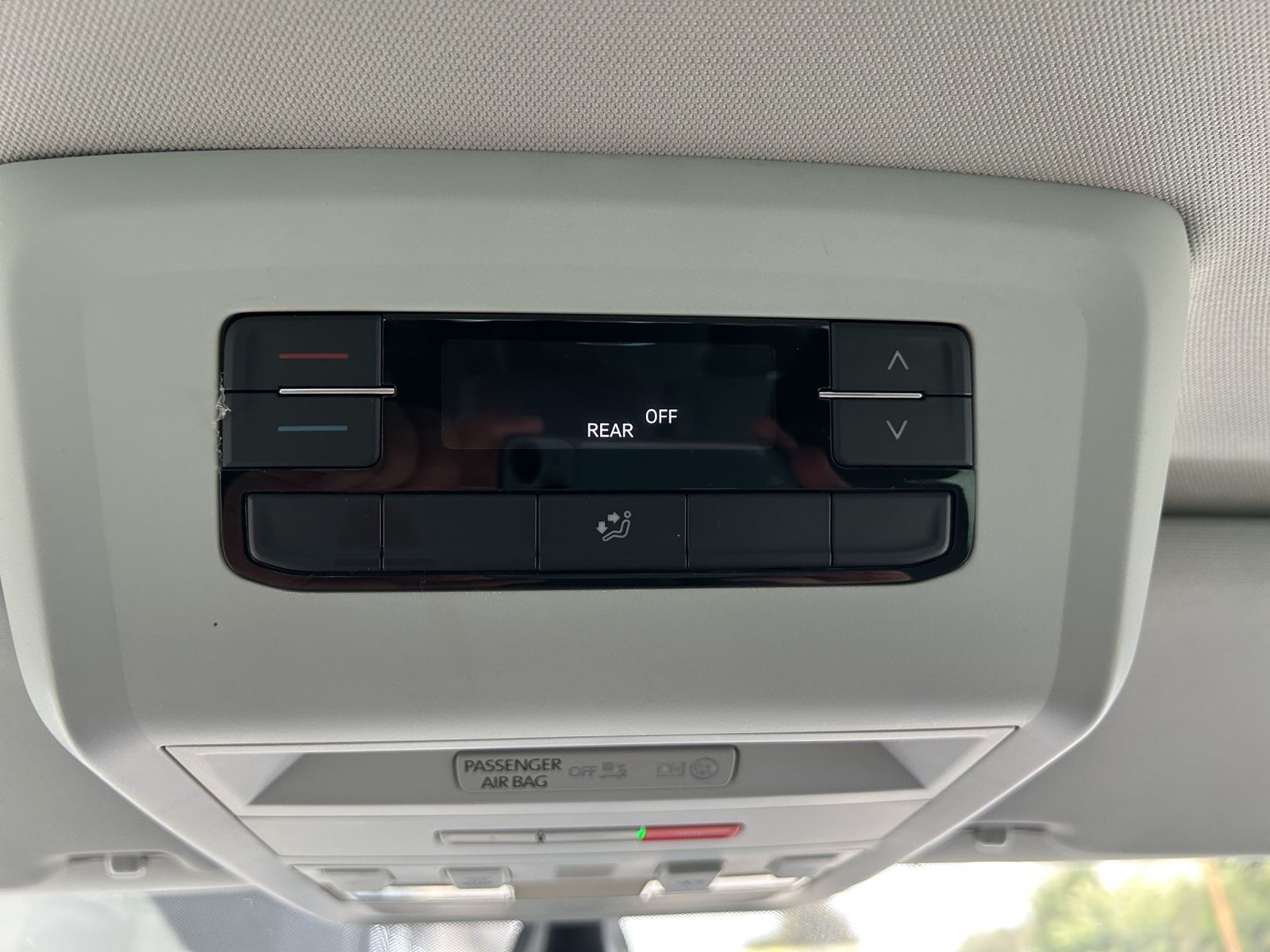 Fahrzeugabbildung Volkswagen T6 Caravelle T6.1 Comfortline DSG LED NAVI