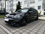 Volkswagen Golf 2.0 TSI DSG 4MOTION R Variant R - Volkswagen Golf mit Benzin-Antrieb: Kombi, 2.0