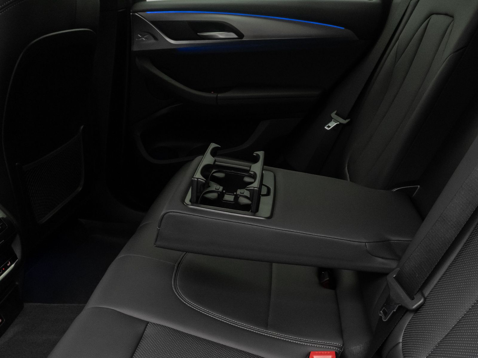 Fahrzeugabbildung BMW X3 xD30d M Sport Laser DAB Kamera HUD DisplayKey