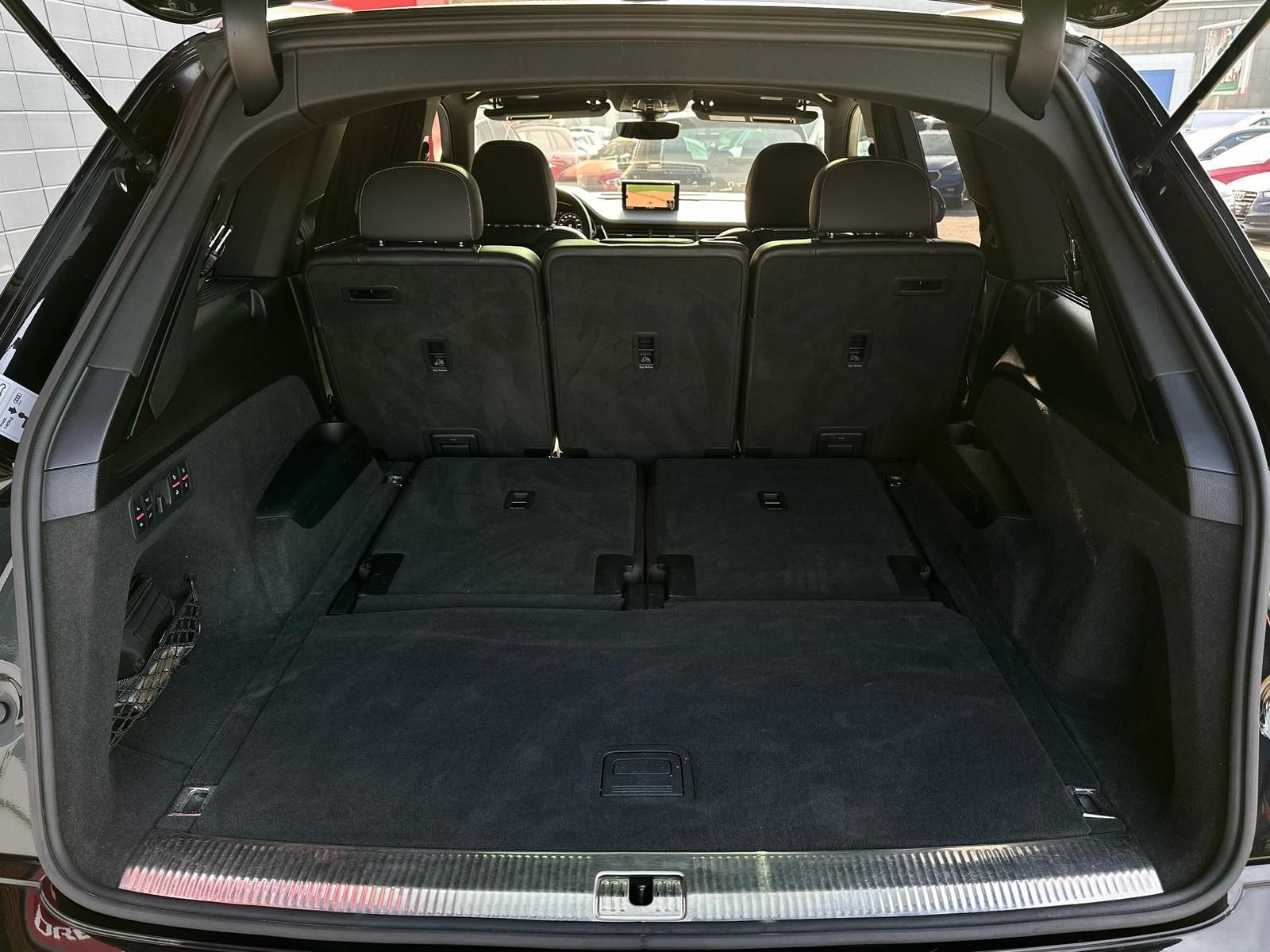 AUDI Q7 50TDI S LINE QUATTRO BLACK FULL OPTION #MWST - Image 7