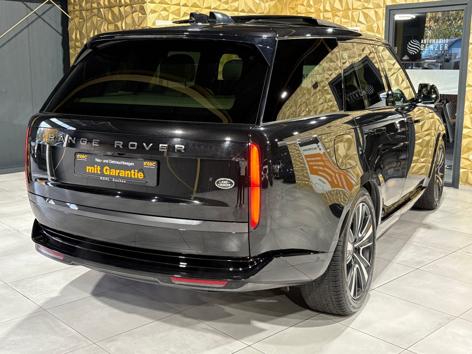 Fahrzeugabbildung Land Rover Range Rover HSE/FOND-TV/MASSAGE/PANO/360°/VOLL