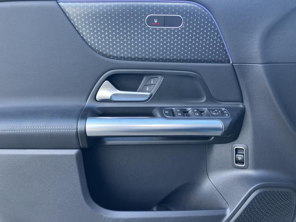 Fahrzeugabbildung Mercedes-Benz B 200 d *AHK*Navi*KeyLess*SpurW*PDC*LED*SpurH*LM