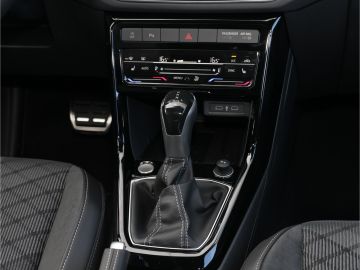 Volkswagen T-Cross R-Line 1.5 TSI AHK Navi Kamera IQ Light