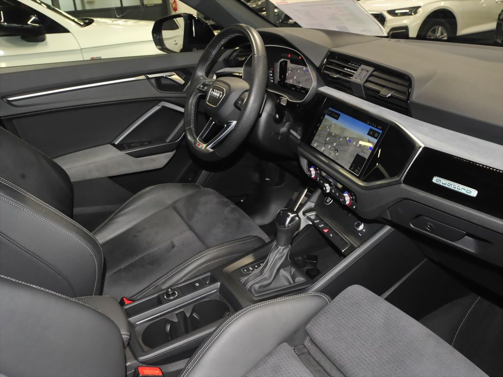Audi Q3 Sportback 45 TFSI quattro S line Navi Matrix foto 6