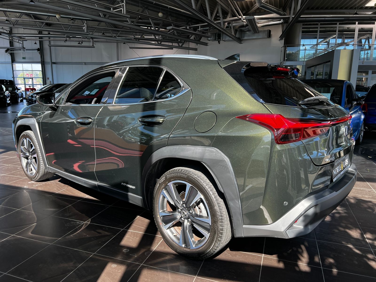 Fahrzeugabbildung Lexus UX 250 h Style Edition AHK RFK Full Link LED