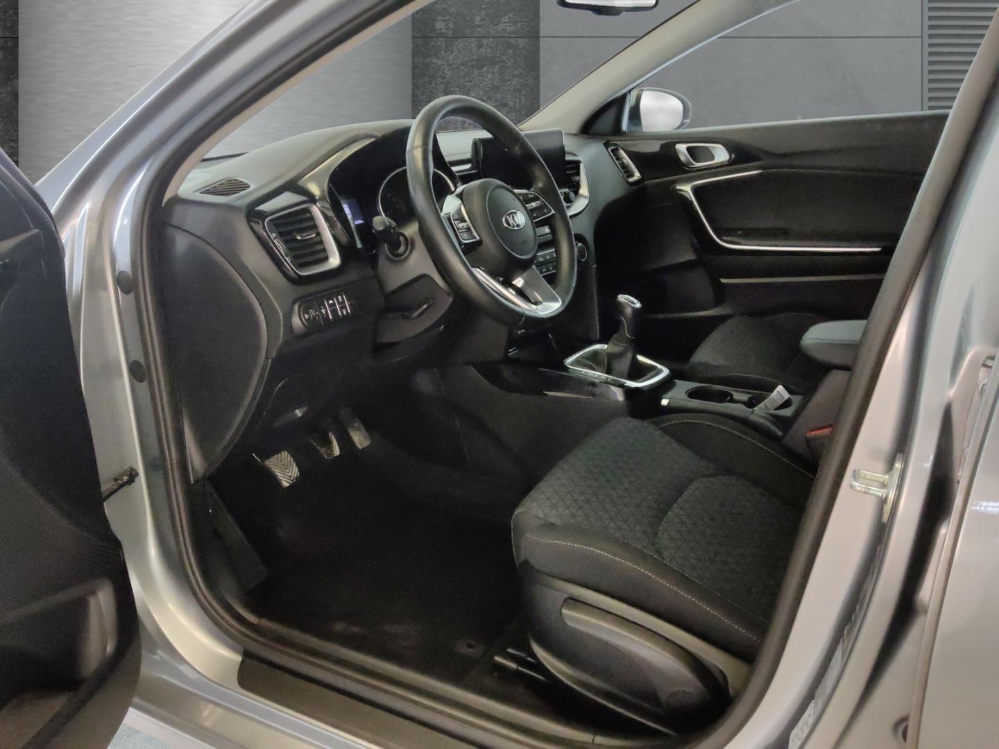 Kia Ceed_sw 1.5 Vision Navi Sitzheizung AHK-abnehmba