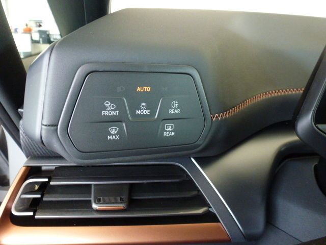 Fahrzeugabbildung CUPRA Born 77 kWh (231 PS) + NAVI + SHZ