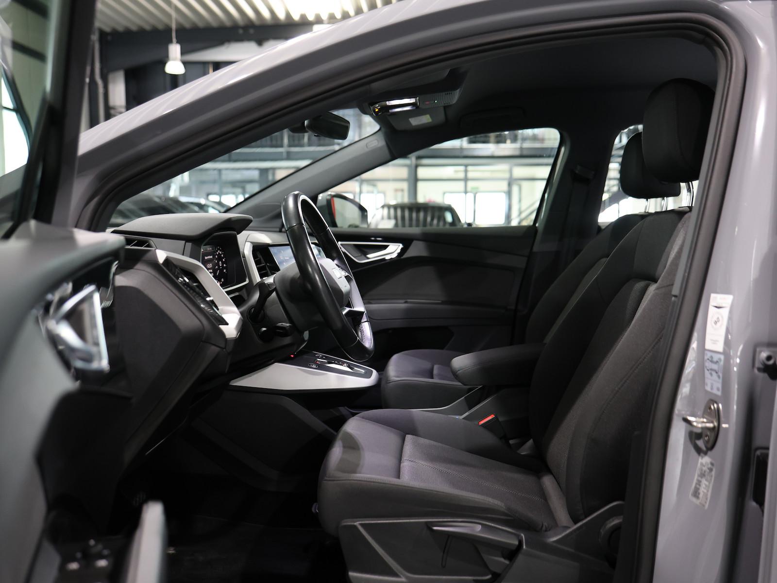 Audi Q4 40 GREY & BLACK / 95,4% / LED, KOMFORT, миниатюра 13
