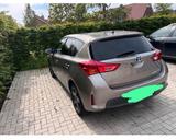 Toyota Auris Hybrid - Toyota Auris