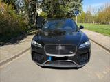 Jaguar F-Pace SVR V8 HUD PANO LEDER 22ZOLL AHK SCHALE - Jaguar F-Pace: Svr