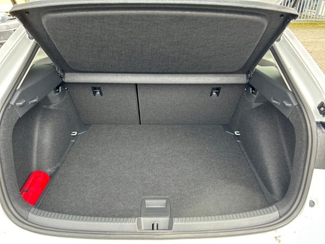 Fahrzeugabbildung Volkswagen Taigo 1,0 TSI LED-MATRIX NAVI APP CONNECT SHZ AL