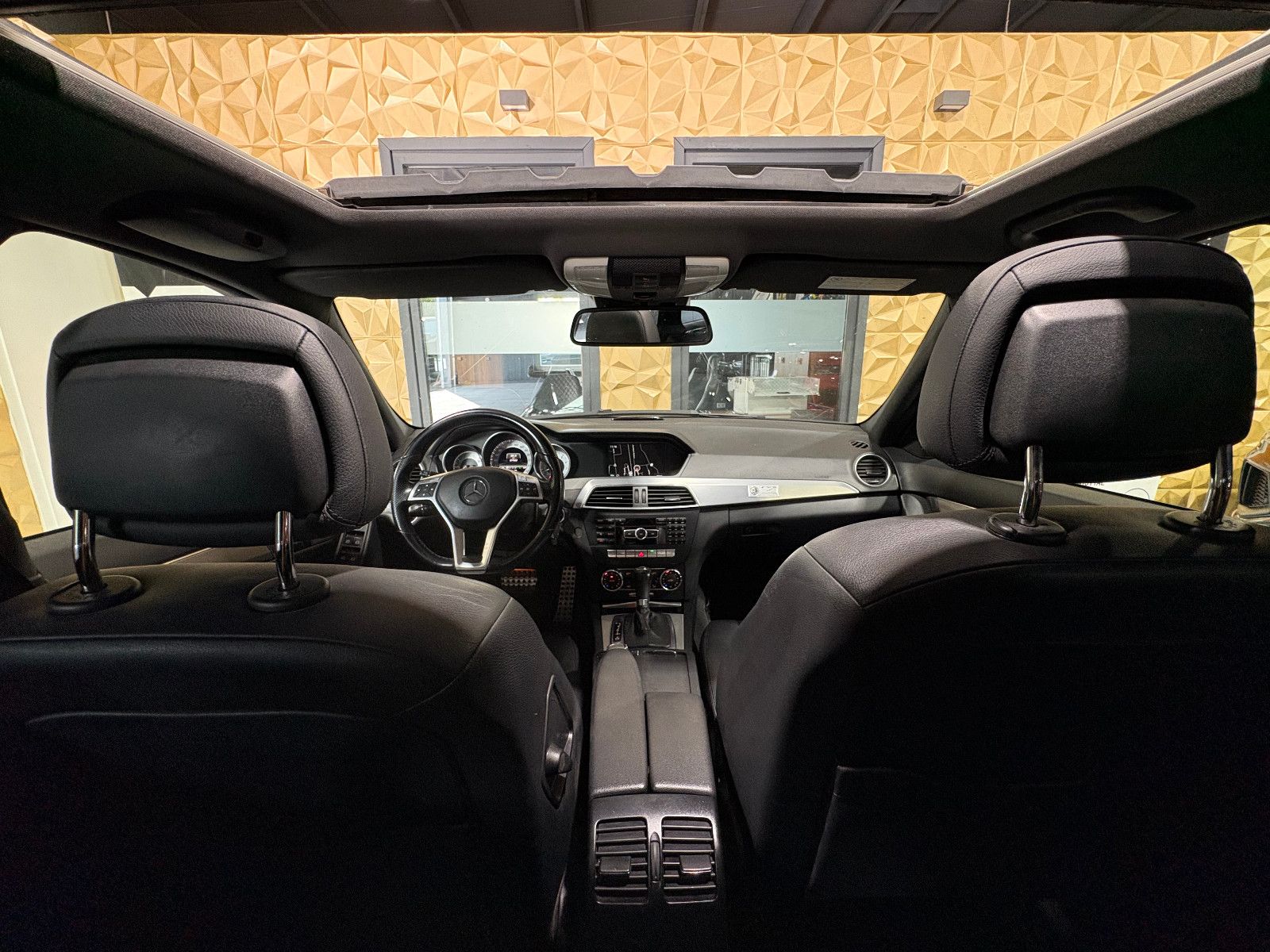 Fahrzeugabbildung Mercedes-Benz C 350 T-Modell CGI BlueEfficiency/PANO/NAVI/SHZ/