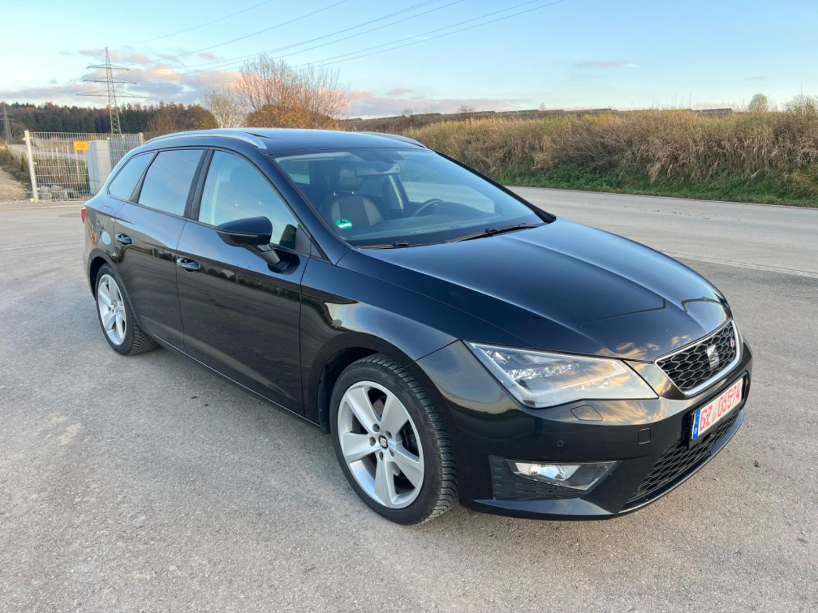 Seat Leon ST FR Navi/AHK/Pano/LED