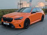 BMW M5 Touring **Ultimate/Individual/Pano** - : Orange, Plug-In Hybrid, Kombi