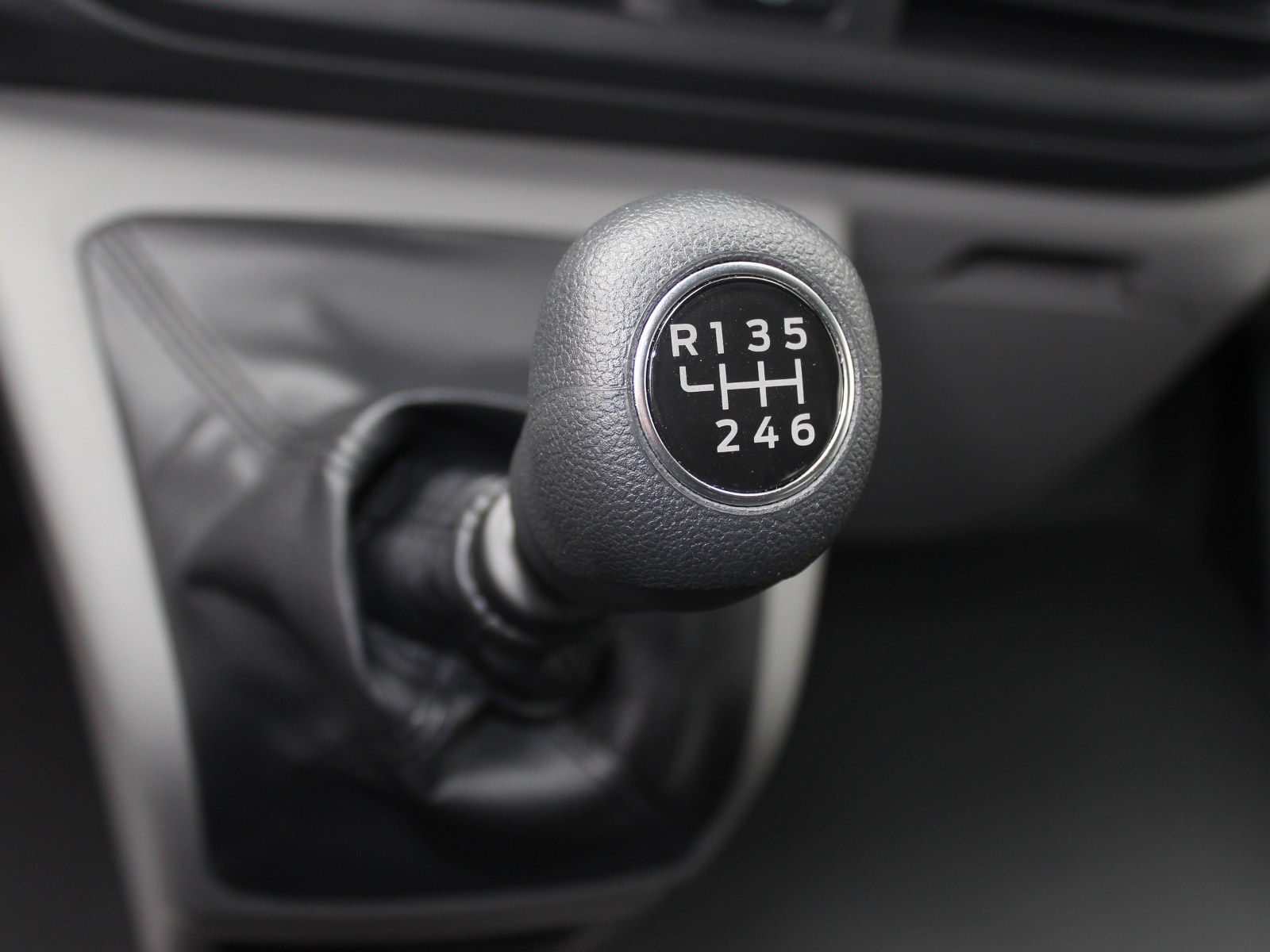 Fahrzeugabbildung Ford Transit Custom 320 L2 Trend Doppelkabine FWD