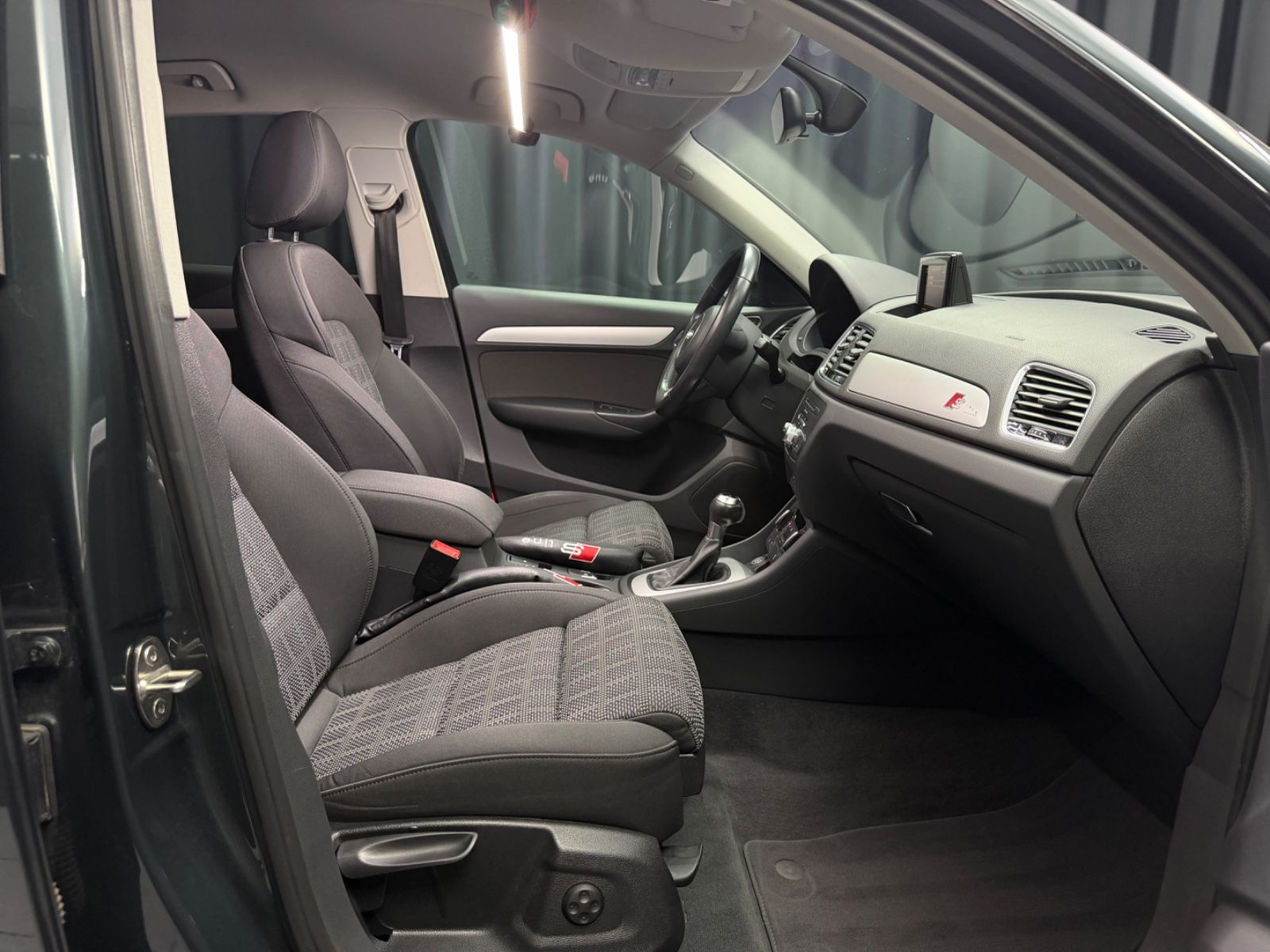 Fahrzeugabbildung Audi Q3 sport|S-Line|S-Tronic|AHK|NAVI|AUTOMATIK