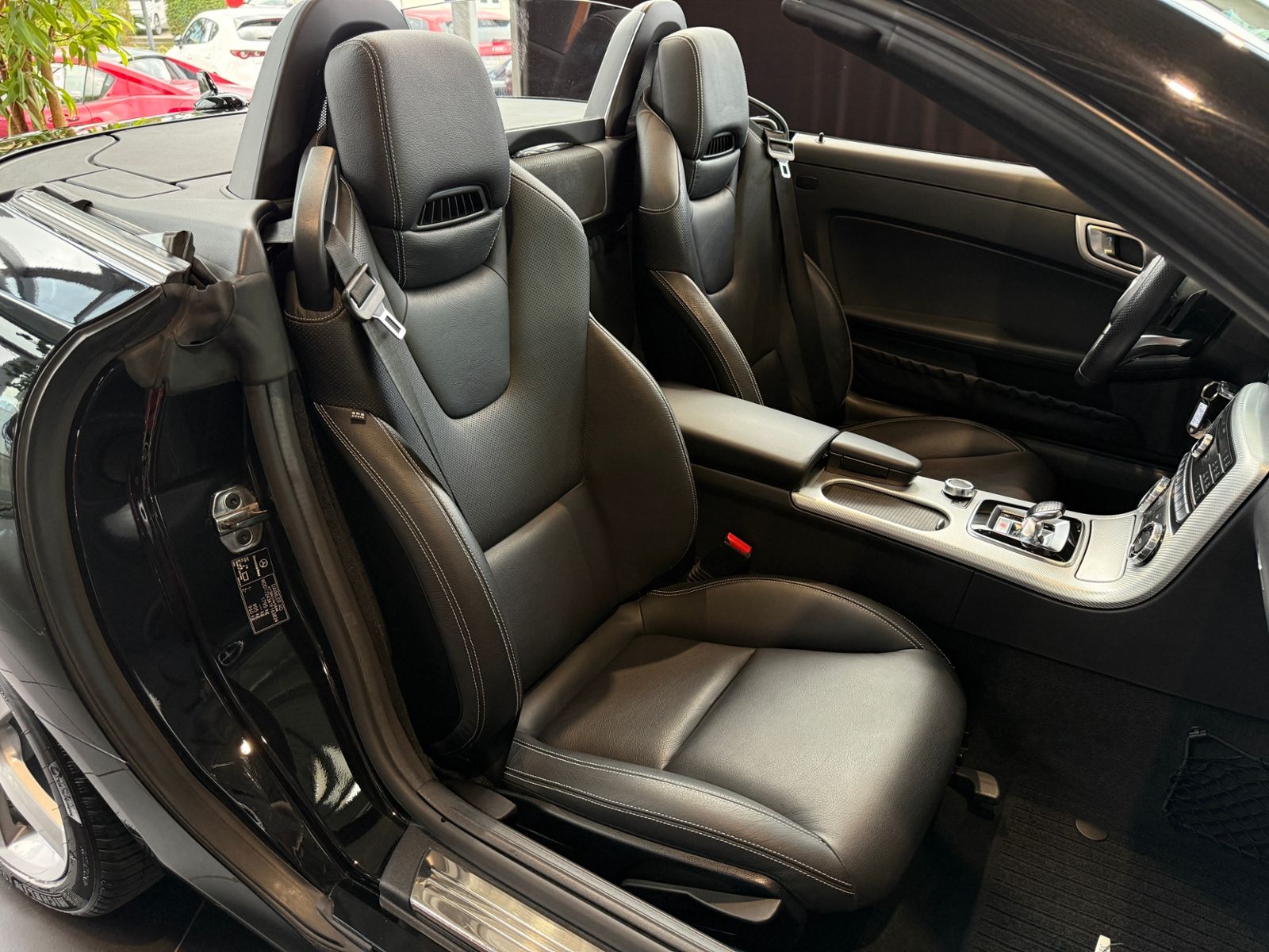 Fahrzeugabbildung Mercedes-Benz SLC 200 AIRSCARF LED NAVI