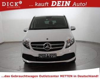 Mercedes V 220 - 3