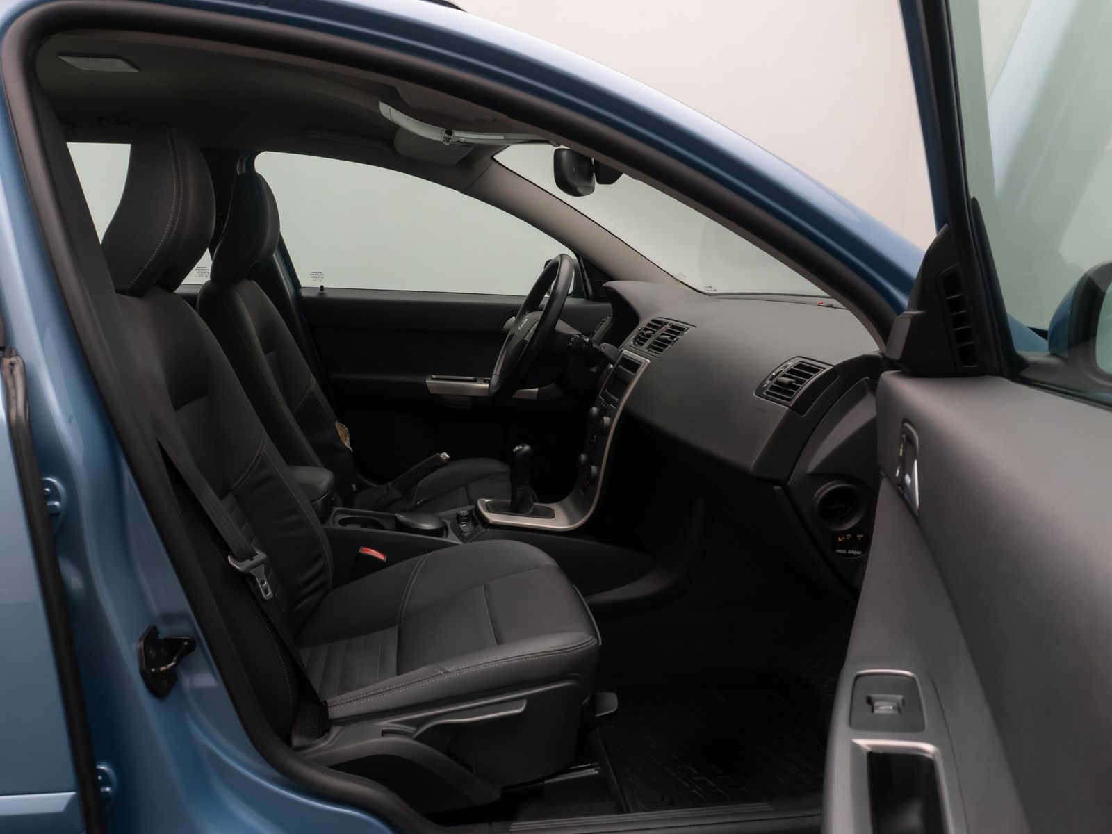 Fahrzeugabbildung Volvo V50 2.0 D Momentum BiXenon AHK HiFi Alarm Tempom