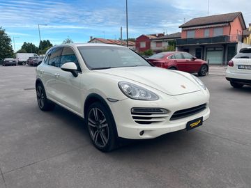 Porsche Cayenne - 3