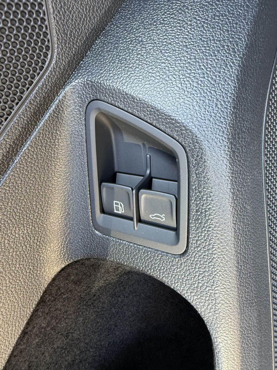 Fahrzeugabbildung Volkswagen Passat Variant 1.4 GTE+NAV+IQ-LIGHT+ACC+AHK+SHZ