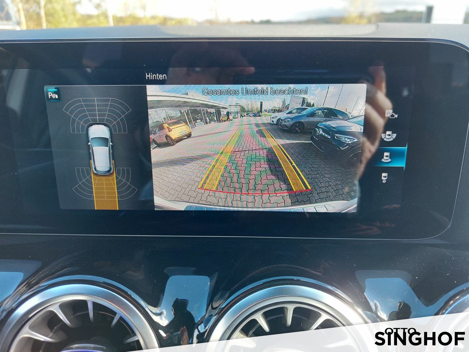 Fahrzeugabbildung Mercedes-Benz GLA 200 Progressive +AHK+Pano+Night+LED+Rü Kam+