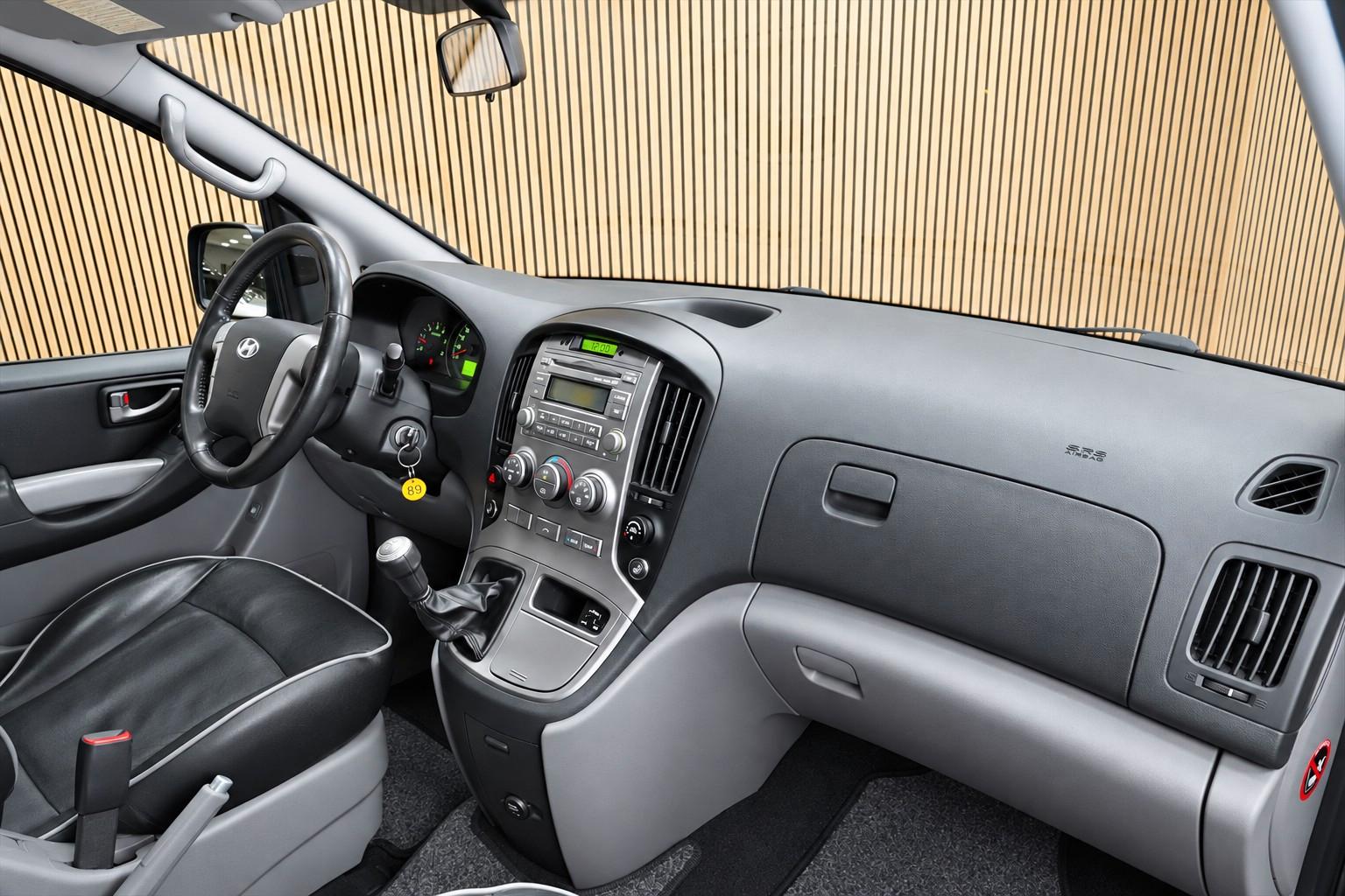 Hyundai H-1 2.5 CRDi Travel Premium +8-SITZER+LEDER+SHZ+