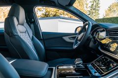 AUDI Q7 TDI / S LINE/ 22"/ ADVANCED/ PANO/ 7 SITZE AUDI Q7 TDI / S LINE/ 22"/ ADVANCED/ PANO/ 7 SITZE