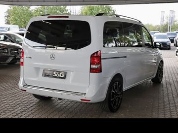 Mercedes V 220 - 2