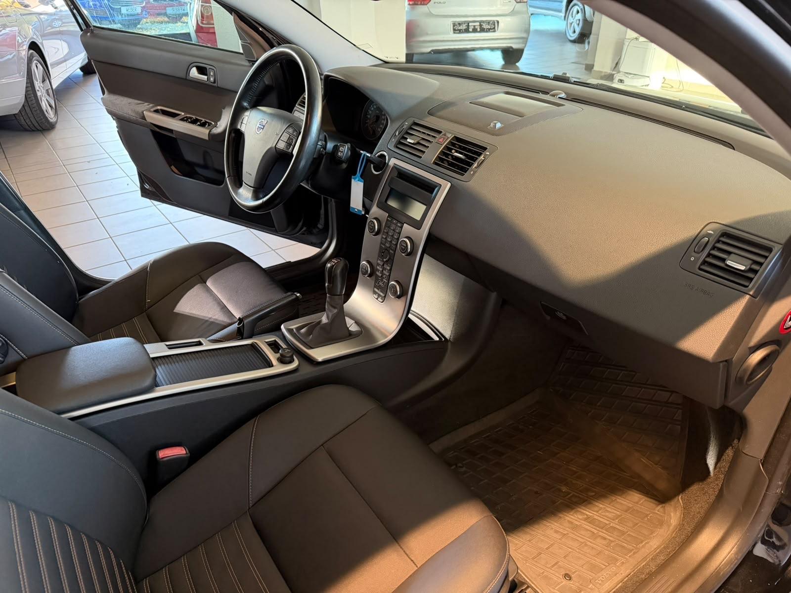 Volvo V50 2009 — photo 11