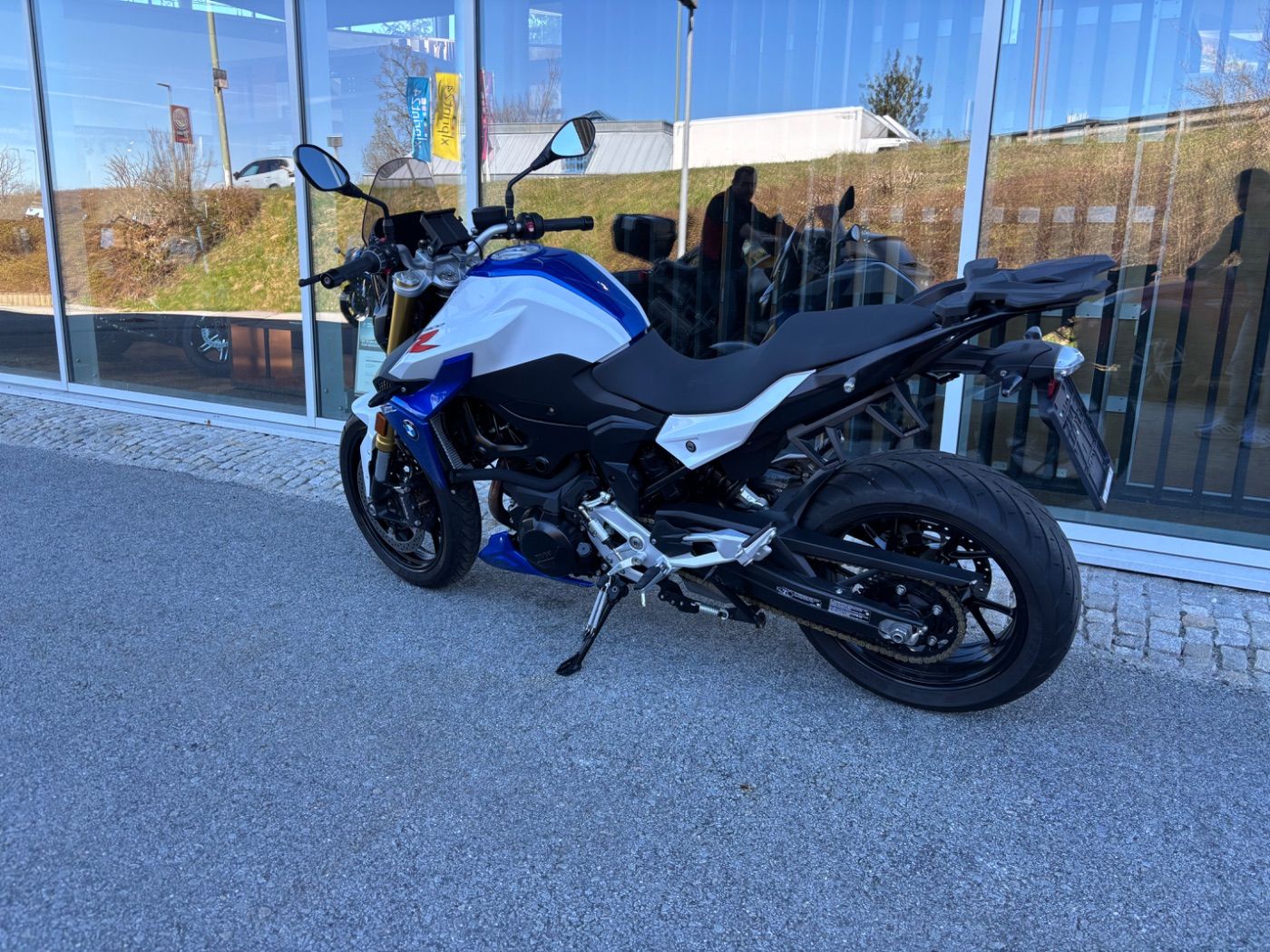 Fahrzeugabbildung BMW F 900 R 3 Pakete Tieferlegung