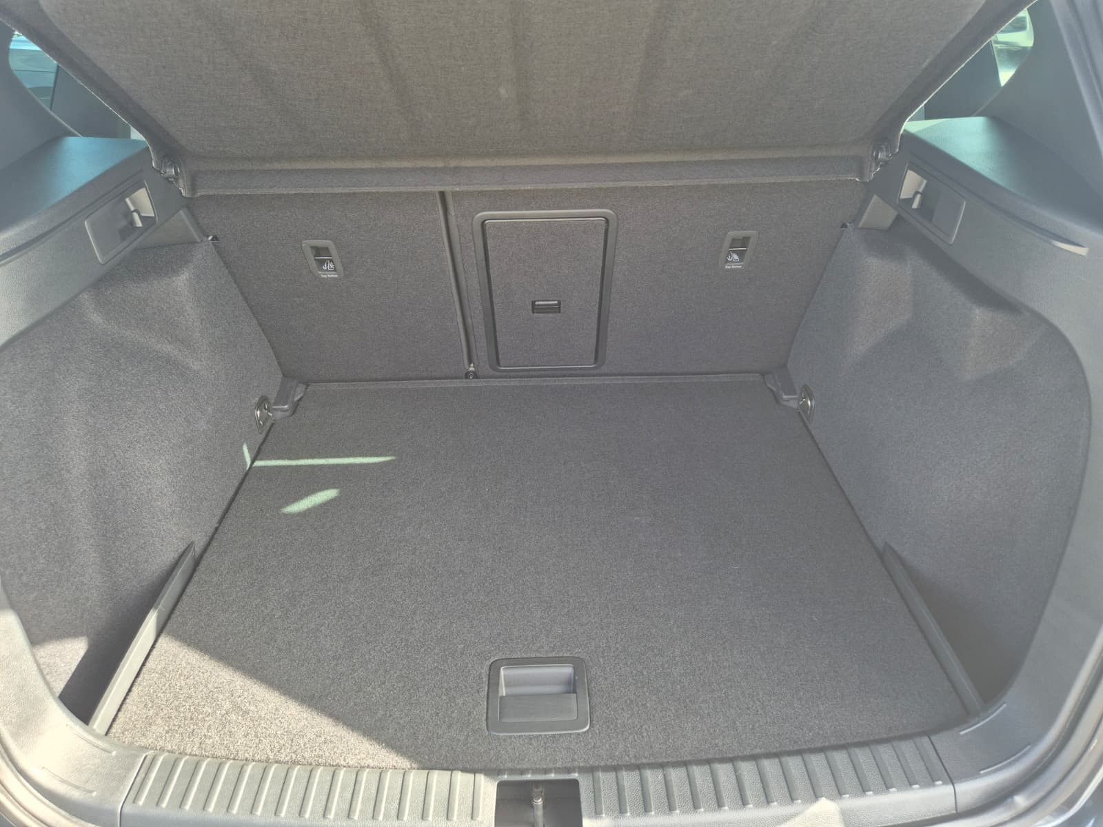 Fahrzeugabbildung CUPRA Ateca 1.5 TSI DSG PANO*DINAMICA*ACC*KAM*AHK*19"
